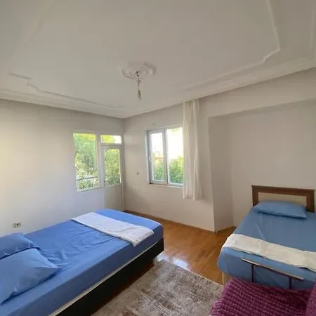 Tatil Icin Esyali Genis Apartamento *